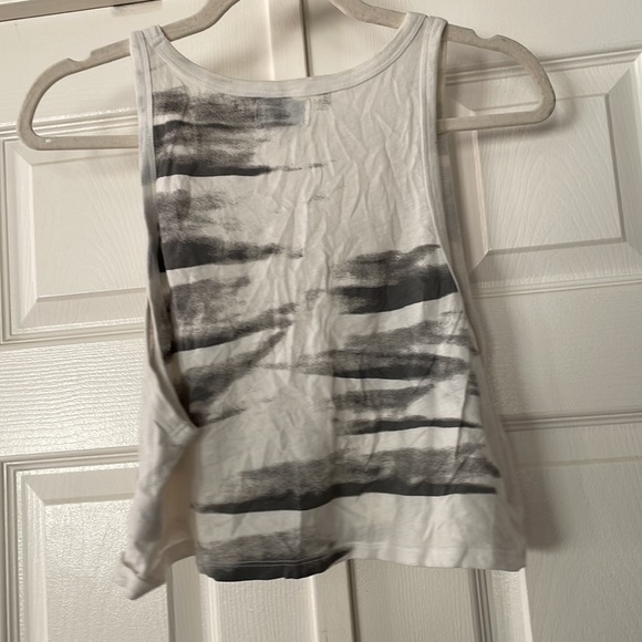 Cheap Monday medium crop workout tank - Picture 2 of 2